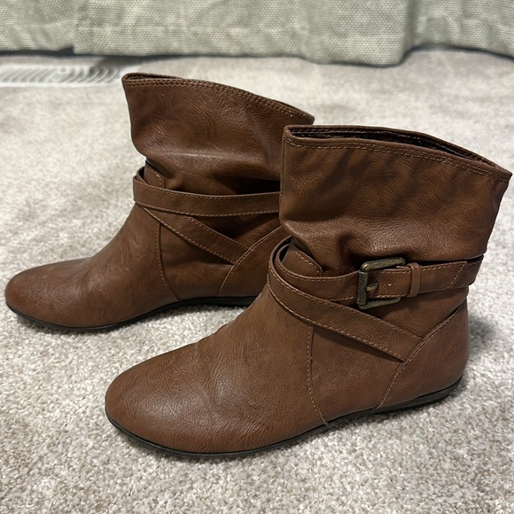 american eagle ankle boots - Picture 2 of 4